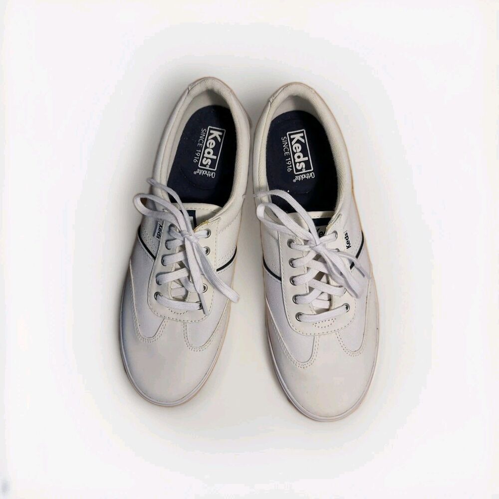 KEDS White Leather Low Top Sneakers 9.5 Lace Up Walking Casual Women’s Shoes
